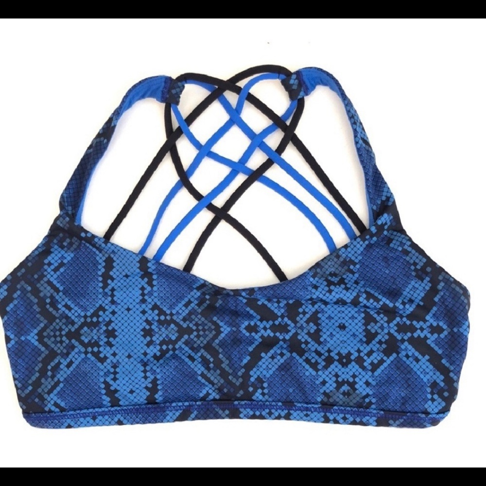 Lululemon Free to be bra